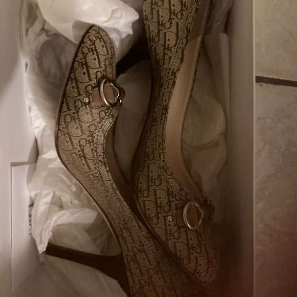 Christian do your high heels in the box never worn - Picture 2 of 7